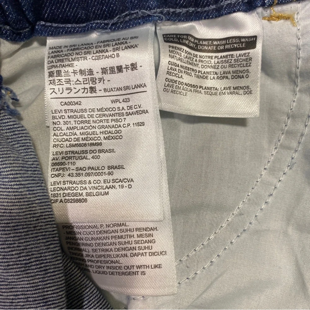 Vintage Levis High Waisted‎ Elastic
Mom Jeans - Picture 8 of 9